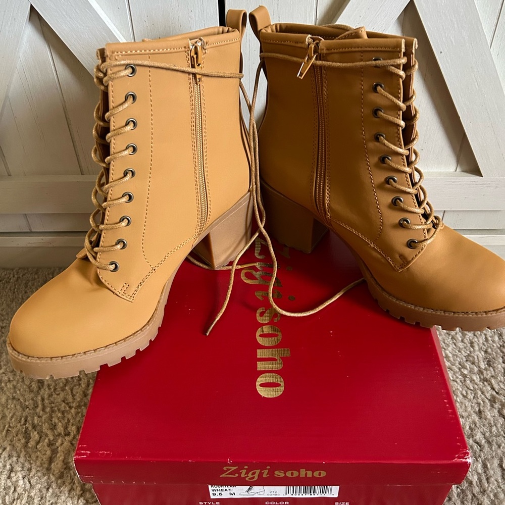 LIKE NEW ANKLE BOOTIE WOMENS SZ 9.5M - Picture 3 of 5